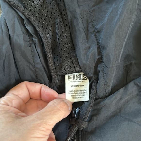 Windbreaker - Picture 5 of 6